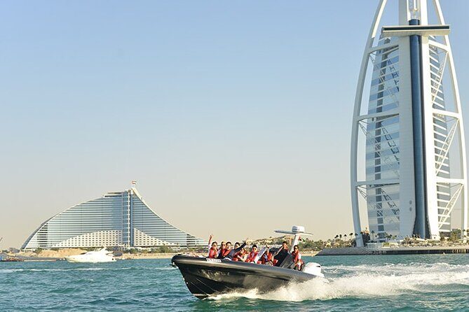 1-Hour Dubai Tour by Black Boat - A 1-Hour Yacht Loop: the point of doing it this way