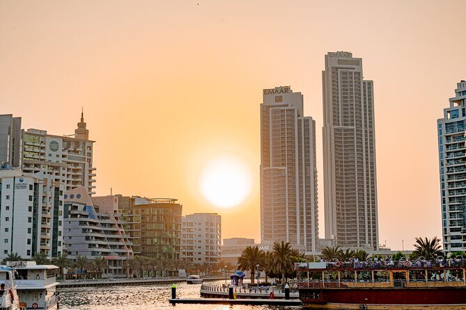 1 HR - Dubai Marina Luxury Yacht Tour - Photo Tips for a Moving Deck (Without Stress)