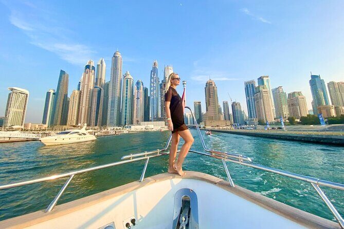 1 HR - Dubai Marina Luxury Yacht Tour - Meeting at Dubai Harbour Yacht Club (and What to Do First)