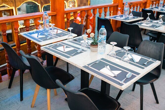 2-Hour Dubai Marina Dhow Dinner Cruise - Tanura Show and Live Entertainment: Enjoy It, Then Plan for Crowds