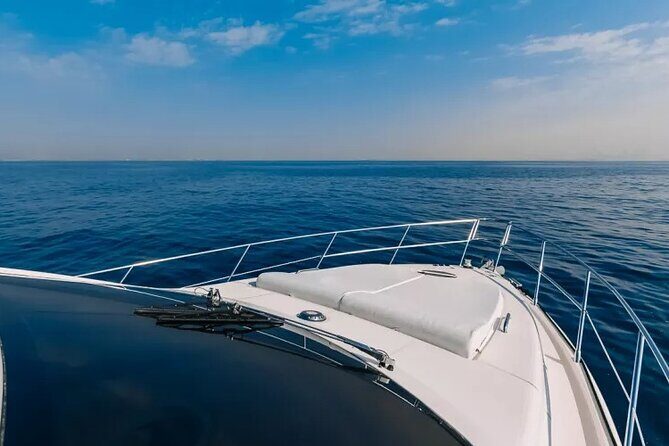 2 hour Private Yacht Tour with Dubai Marina Skyline View - Bluewaters Marine and Ain Dubai: quick photos, big backdrop