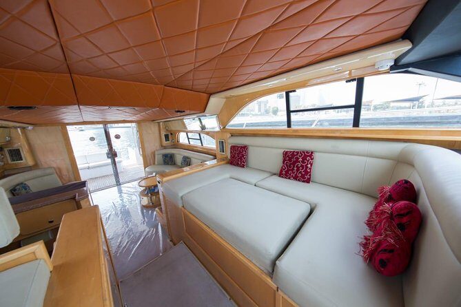 2 Hour Yacht Tour Around Palm Island - From Dubai Marina to Palm Jumeirah in Two Hours