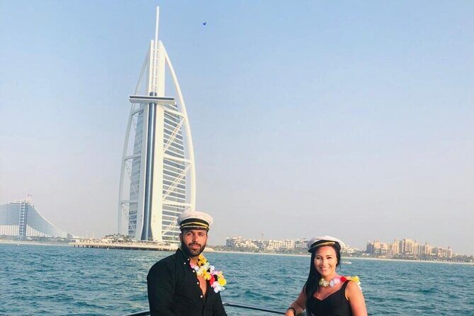 2 Hour Yacht Tour Around Palm Island - Service style: attentive staff, photo moments, and a comfortable pace