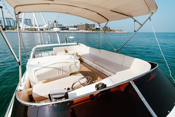 2 Hours Dubai Marina 50ft Private Luxury Yacht Sightseeing Tour - Stop 3: Atlantis at Palm Jumeirah, plus the architectural wow-factor