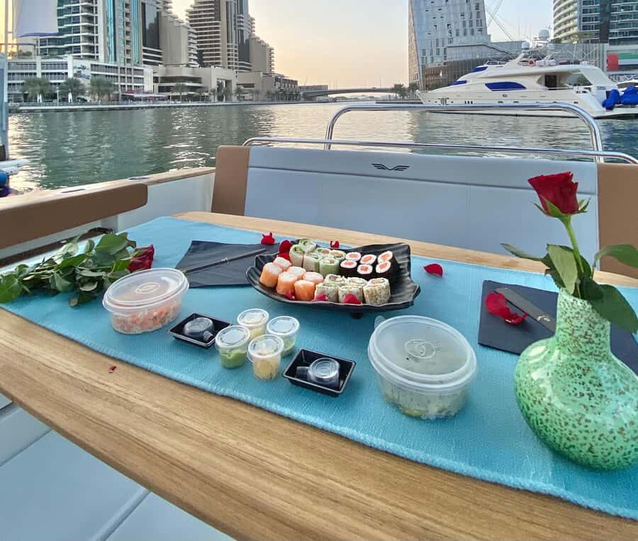 2-Hrs Private Romantic Sunset Cruise with Sushi and Drinks - Dubai Marina sunset: why this works for romance (and dates)