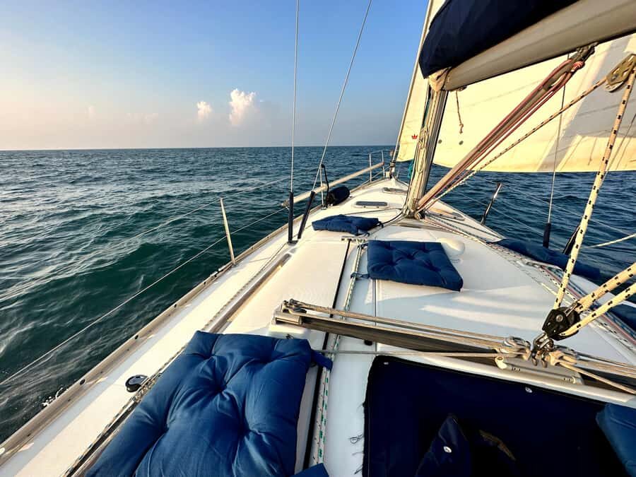 2 hrs Sailing tour with views on Burj Khalifa, Dubai skyline - Mina Rashid Pier G&H to open sea: getting your bearings fast