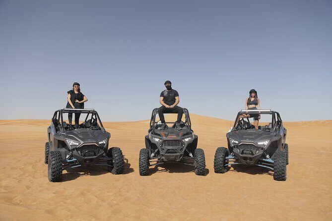 2 seater Dune Buggy Safari in Sharjah - Getting there: the Land Cruiser transfer from Sharjah
