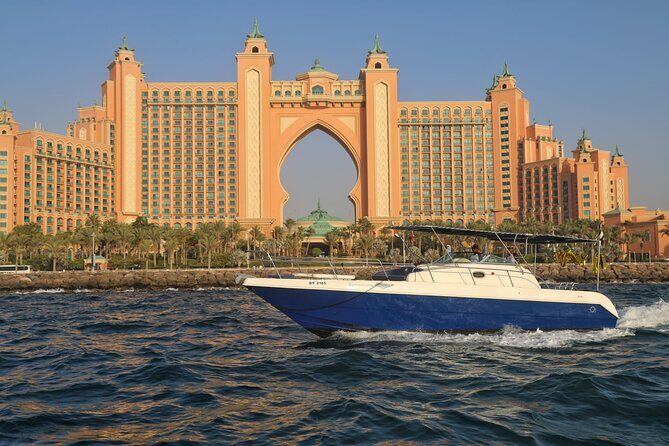2Hours and 30Minute Private Boat Tour in Dubai - Onboard experience: crew energy, coffee/tea, and room to breathe
