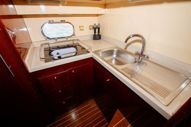 3-Hour Luxury Yacht Cruise from Dubai Marina - Service Quality: The Difference Between a Good Cruise and a Great One