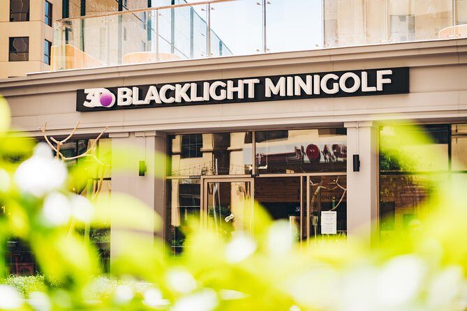 3d Blacklight Minigolf - Jbr / Marina Dubai - Check-in and your first moment in the glow