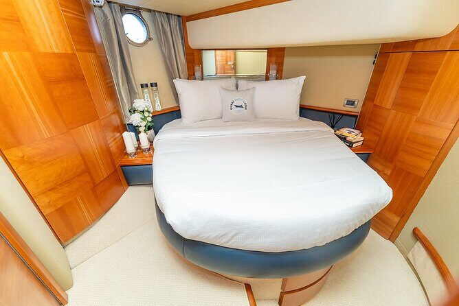 3hr Yacht- Palm Jumeirah with FREE Snacks and 30 Min Seabob - Weather Matters More Than You Think in Dubai Yacht Plans