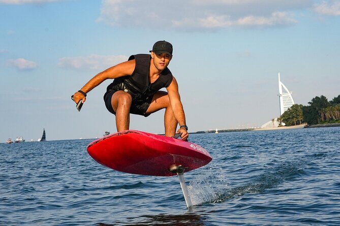 40 min E Foil Sessions with Coach - First Impression: E-Foil on the Palm With Burj al Arab Views