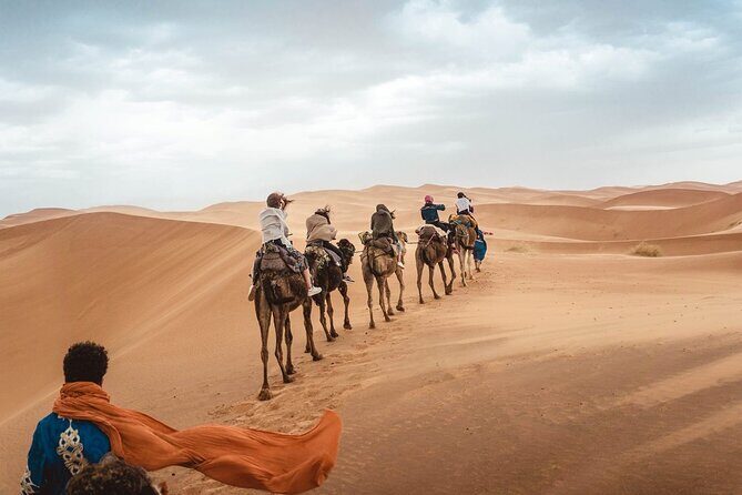 4x4 Desert Safari Abu Dhabi with BBQ Dinner - Timing in Abu Dhabi: what a 4:00 pm start really means