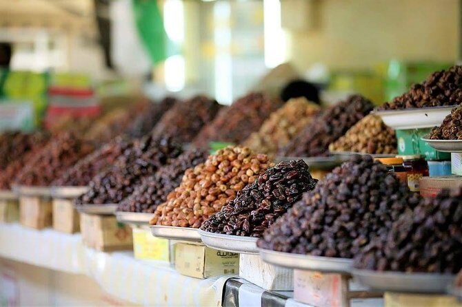 4X4 Private Abu Dhabi City Tour with Abu Dhabi Evening Desert Safari From Dubai - The Corniche drive, Marina Mall, and Date Market stops