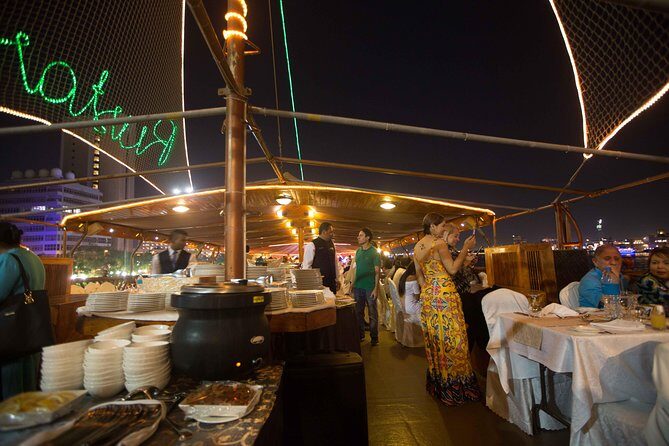 5-Star Premium Dhowstar Dhow Cruise Dubai - The staff and service: why it can swing from great to frustrating