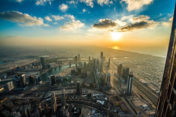 6 Days and 5 Nights Dubai and Abu Dhabi Tour - Ferrari World Yas Island plus big-day energy management