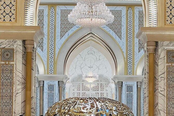 8 hours Abu Dhabi Grand Mosque and Qasar Al Watan Palace Tour - Who This Tour Suits Best (and Who Should Skip It)