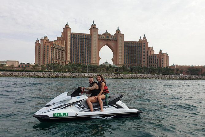 90 Minutes Dubai Palm Jumeirah Jetski Tour - Practical riding tips: how to get the most out of the wind and spray