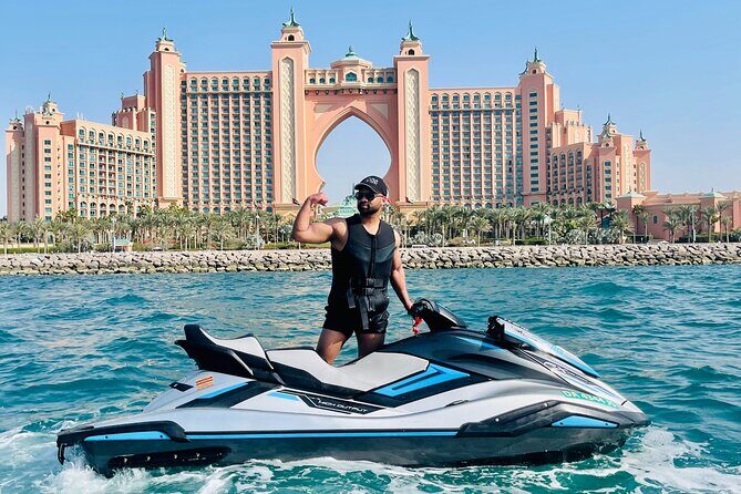 90 Minutes Dubai Palm Jumeirah Jetski Tour - Getting ready at Ride in Dubai Watersports (and what to bring)