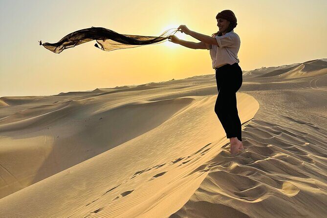 Abu Dhabi: 4x4 Desert Safari and Sandboarding. - Dinner and Entertainment at the Arabian Desert Camp