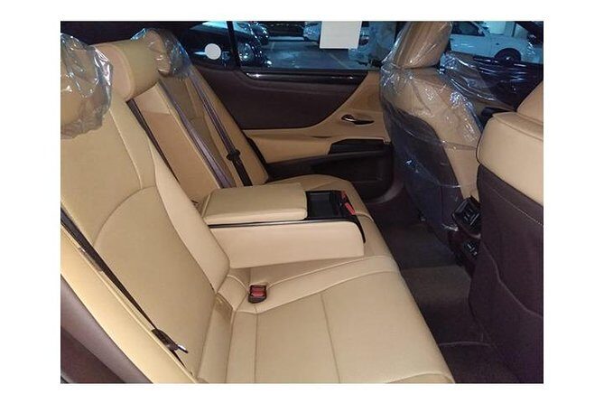 Abu Dhabi City to Dubai - A chauffeured Lexus or Infiniti: what the ride actually feels like