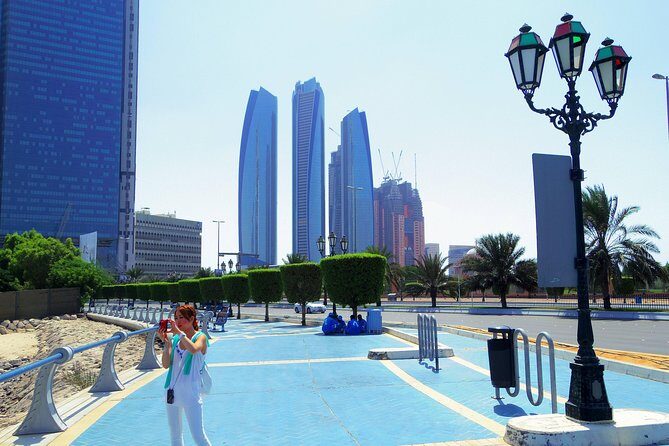 Abu Dhabi City Tour Drive Through Yas Island - Key highlights at a glance