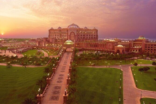 Abu Dhabi City Tour, Grand Mosque, Emirates Palace And The Louvre - Price and logistics: is $265 per group fair value?