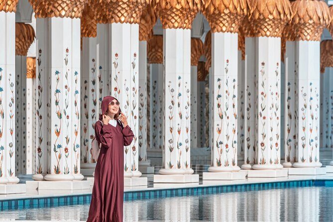 Abu Dhabi City Tour: Grand Mosque, Palace, Souk, Louvre & Ferrari - Sheikh Zayed Grand Mosque Center: the included stop that earns the time