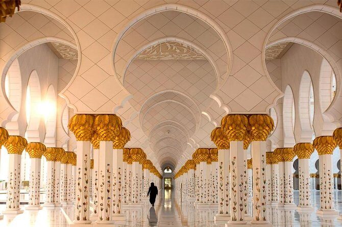 Abu Dhabi City Tour Half Day - Emirates Palace: A Quick Exterior Visit With a Real Photo Advantage