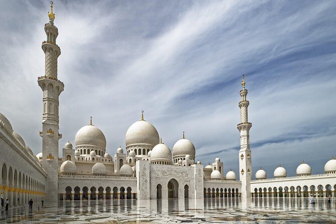 Abu Dhabi City Tour in Full Day Sharing Basis from Dubai - Corniche: easy waterfront time with a view worth pausing for