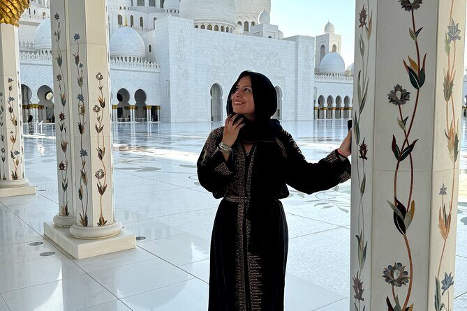 Abu Dhabi City Tour + Lunch - Etihad Towers and Emirates Palace: quick hits that set up the contrast