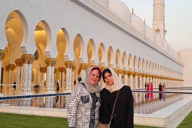 Abu Dhabi City Tour :Qasr Al Watan, Emirates Palace, Mosque - Marina Mall lunch window: plan food with the clock in mind