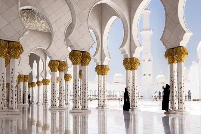 Abu Dhabi City Tour with Evening Desert Safari Hot BBQ Dinner - Emirates Palace, Corniche stroll, and Heritage Village: where the city tour gets its character