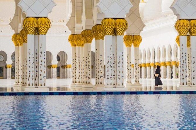 Abu Dhabi City Tour with Ferrari world Combo - Ferrari World on Yas Island: making the most of 4 hours