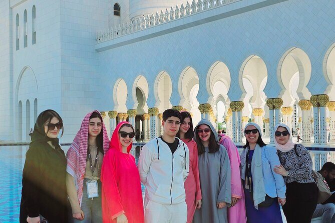 Abu Dhabi City Tour with Ferrari World Tickets - Emirates Palace and the Etihad Towers viewpoint: luxury from the outside edge