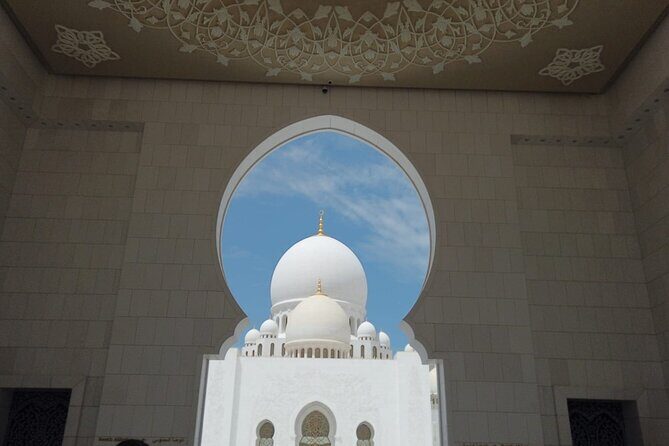 Abu Dhabi City Tour with Gold Coffee: A Taste of Luxury & Culture - Sheikh Zayed Grand Mosque: free entry and respectful details