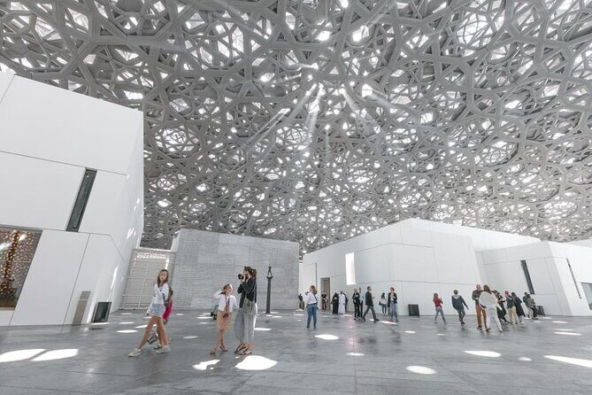 Abu Dhabi City Tour with Louvre Museum from Dubai Small Group - What the shared vehicle and max-15 group really change