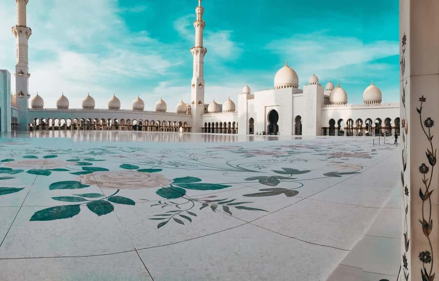 Abu Dhabi City Tour with Qasr Al Watan - Corniche drive and Emirates Palace: Abu Dhabi’s postcard views, minus the stress