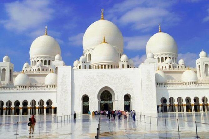 Abu Dhabi City Tour With Warner Bros World - Pickup, pacing, and how the long day stays manageable