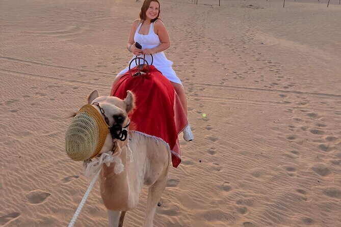 Abu Dhabi Desert Safari with Live Entertainment and Live BBQ - Belly dancing, fire show, and tanura: how the entertainment lands