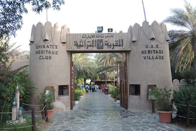Abu Dhabi Eureka Trip: Top Attractions Moments - Emirates Palace and Etihad Towers: Quick Luxury Glances