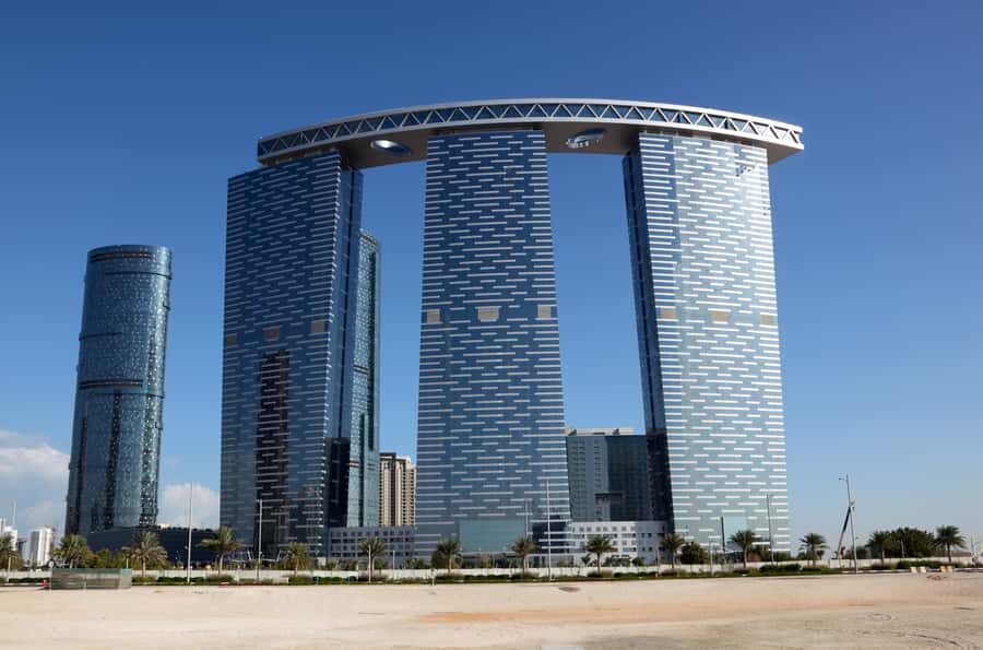 Abu Dhabi Full-Day Tour from Dubai - Spanish-Speaking Guide - Al Nahyan Palace, Heritage Village, and Union Square: Culture Stops That Feel Human