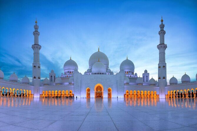 Abu Dhabi Golden Hour Gems Qasr Al Watan and Mosque Sunset Tour - Sheikh Zayed Grand Mosque at sunset: what you’ll actually notice inside