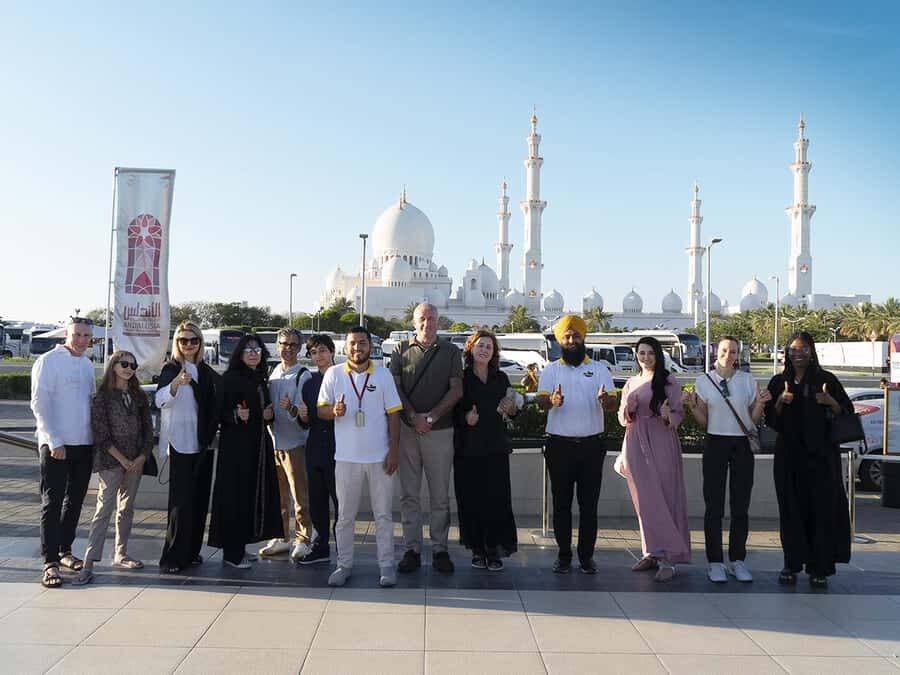 Abu Dhabi: Grand Mosque and Qasr Al Watan Tour - Why This 5-Hour Abu Dhabi Combo Makes Sense