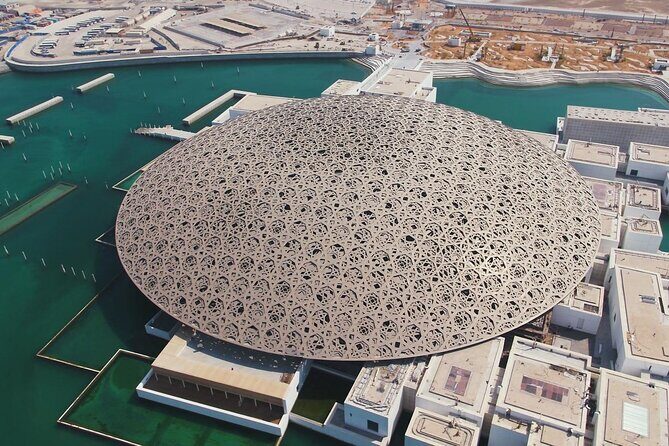 Abu Dhabi Grand Mosque Visit: A Dubai to Abu Dhabi Cultural Tour - The Corniche photo break: skyline views without the museum pace