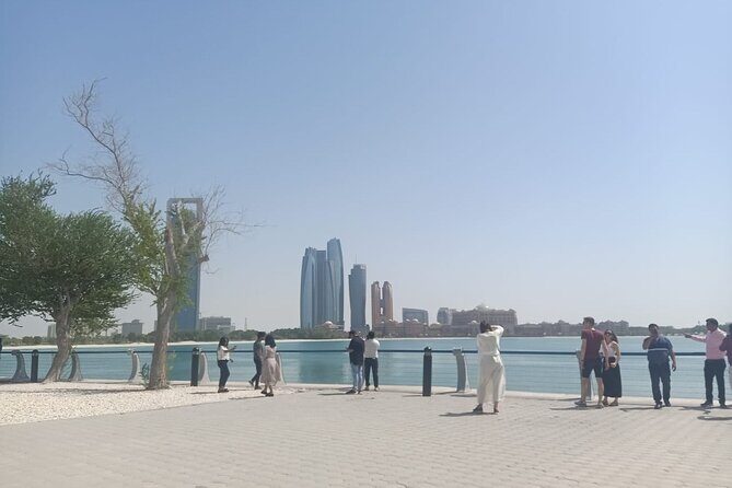 Abu Dhabi Grand Mosque Visit: A Dubai to Abu Dhabi Cultural Tour - The Sheikh Zayed Grand Mosque: best time to go and how to dress