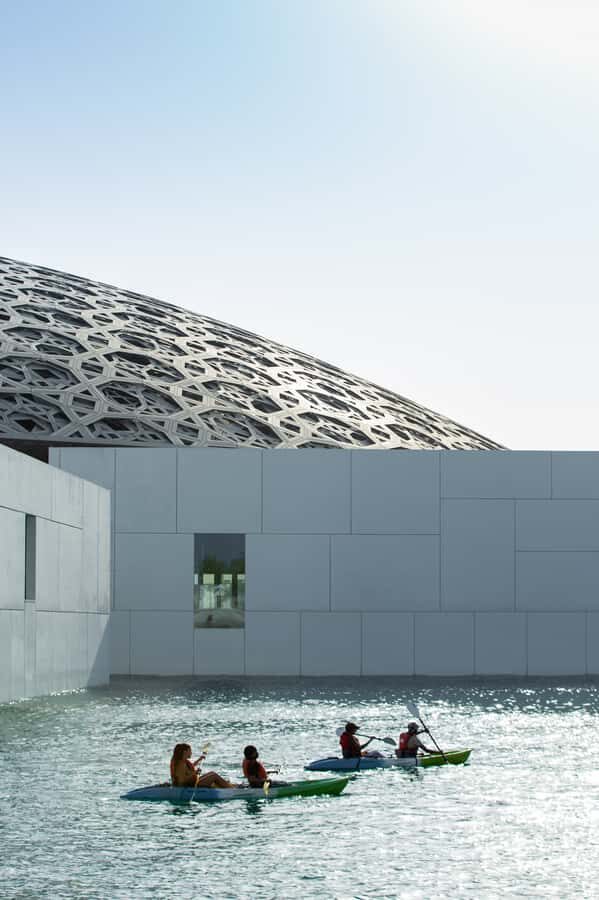 Abu Dhabi: Guided Kayak Tour around Louvre - Where to Meet: Getting to the Kayak Spot Without Stress