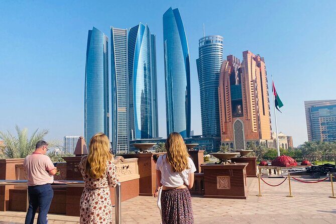 Abu Dhabi Half Day City Tour Sharing Experience - Heritage Village: a short time travel moment