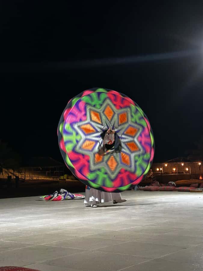Abu Dhabi: Magical 4x4 Desert Tour with BBQ & Sandboarding - Falcon for pictures and camp activities: how the night starts