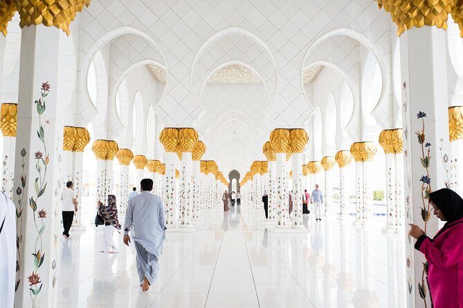 Abu Dhabi Mosque and Entry ticket to Warner Bros from Dubai - Price and Value at About $140.80: What You’re Paying For